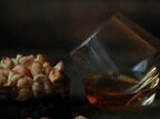 Hawkhead Whisky Smoked Glazed Cashew Nuts (65g) additional 3