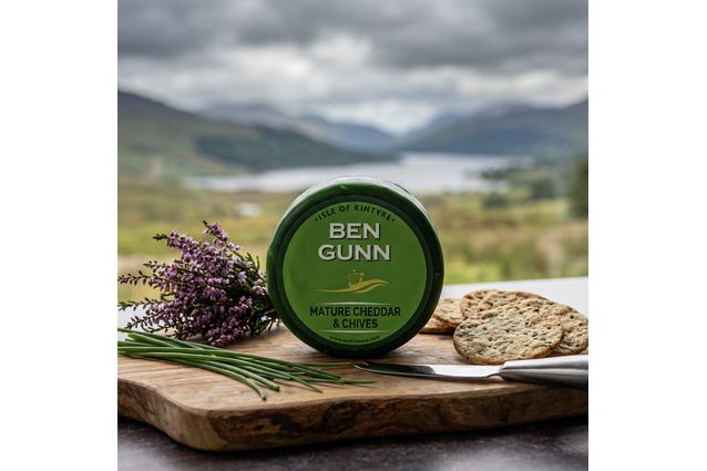 Inverloch Isle of Kintyre Benn Gunn Mature Cheddar &amp; Chives (200g)