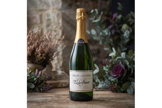 Cairn o'Mohr Non-Alcoholic Sparkling Elderflower Drink (75cl)