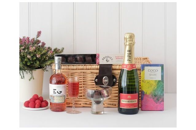 Fizz Hamper Scottish Gin Fizz Hamper from £59.10