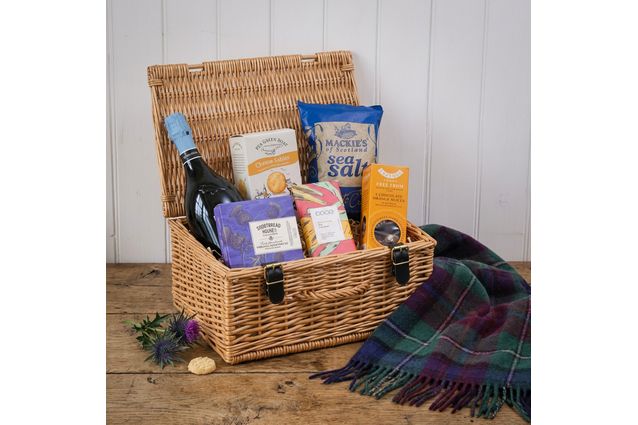 Scottish Treats &amp; Fizz Hamper