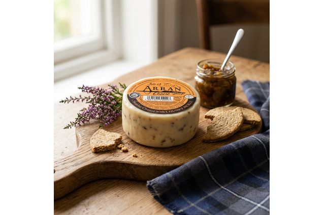 Island Cheese Company Chunky Pickle with Cheddar Waxed Truckle (200g)